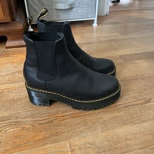 Dr Martens Rometty Wyoming Leather Platform Boots Women